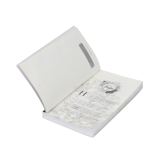 Màu đen và trắng in ấn softcover Tiểu Thuyết phiên bản đặc biệt cuốn Sách bìa mềm với lá dập và phun cạnh - Product Image 4