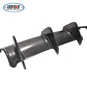 Diffuseur de pare-chocs arrière en fibre de carbone Big Fin pour <span class=keywords><strong>Mercedes</strong></span> W204 C63 AMG Diffuseur 2007-2011 - Product Image 4