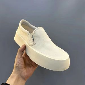 Zapatillas de lona transpirables para hombre, impermeables, resistentes al desgaste, con suela gruesa y aumento de altura, estilo casual deportivo para caminar. - Product Image 1