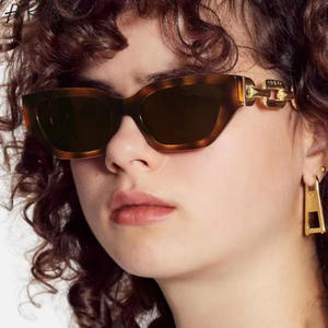 <span class=keywords><strong>Lunettes</strong></span> de soleil de luxe 2024 pour femmes, <span class=keywords><strong>tendance</strong></span> populaire, œil de chat, <span class=keywords><strong>chaîne</strong></span> de jambe, petit œil de chat, <span class=keywords><strong>lunettes</strong></span> de soleil noires <span class=keywords><strong>tendance</strong></span> - Product Image 4