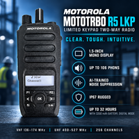 Radio bidirectionnelle Motorola R5 LKP MOTOTRBO originale, VHF UHF 400 527 MHz, affichage numérique, talkie-walkie pour les équipes de gestion de propriétés, d'hôtels et de vente au détail