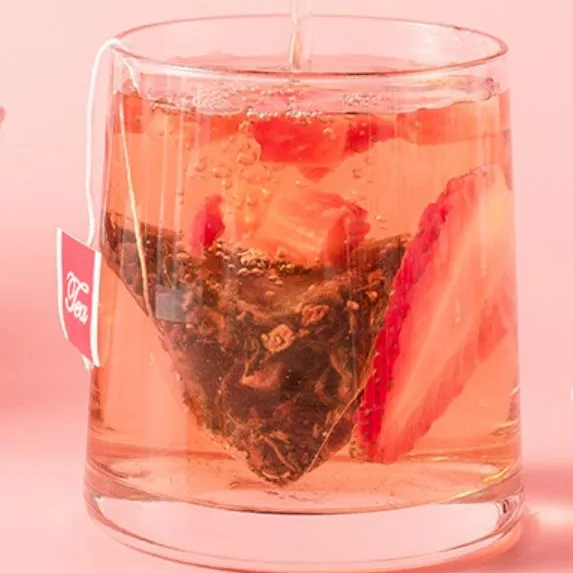 Популярный чай с фруктовым вкусом, листья лотоса ручной работы, клубничный черный чай, частная торговая марка
