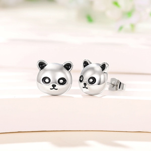 simpatici orecchini a forma di panda, gioielli minimalisti a forma di animale per donna, accessorio regalo per l'uso quotidiano - Product Image 3