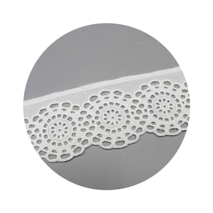 شريط دانتيل قطني عريض 7.2 سم أبيض بنمط زهور ثلاثي الأبعاد على الطراز الأوروبي للفساتين البوهيمية وحواف الستائر - Product Image 6