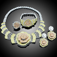 Nouvel Arrivage : Parure de Bijoux Premium pour Femme, Plaqué Or, Motif Floral, Collier, Boucles d'Oreilles et Bague, Style Tendance pour Mariage et Fête