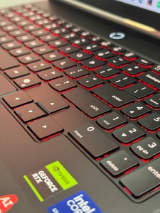 Nuevo Portátil <span class=keywords><strong>Lenovo</strong></span> <span class=keywords><strong>Legion</strong></span> R7000X 2026 de 15.3 Pulgadas, 165Hz, R7 H255, 32GB, 1TB SSD, RTX 5060 8G, para Juegos y Negocios - Product Image 5