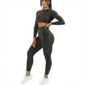 Conjunto Deportivo de 2 Piezas para Mujer, Estampado sin Costuras, Top Corto de Manga Larga, Leggings de Cintura Alta con Efecto Push-Up, Ropa Deportiva para Yoga y Fitness - Product Image 3
