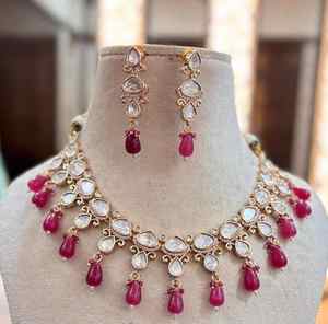 ชุดเพชรโมอิสชุบทองแบบดั้งเดิมและ kundan ชุดคุณภาพระดับพรีเมียมคุณภาพเยี่ยมพร้อมต่างหูสำหรับงานแต่งงาน - Product Image 2