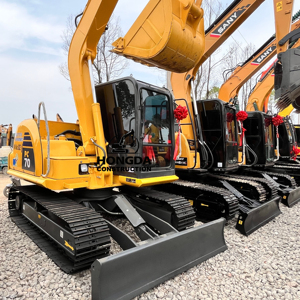 Mini pelle de 7 tonnes Komatsu PC70 Pelleteuse sur chenilles d'occasion Komatsu PC70 210 220 240 350 400 Machine de terrassement à vendre. - Product Image 1