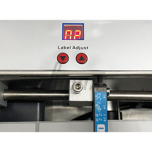 Velocidad de etiqueta semiautomática eléctrica 25-50 Pcs/min Máquina de etiquetado de latas de botella para plástico/vidrio/metal Tamaño 650*300*400mm - Product Image 5