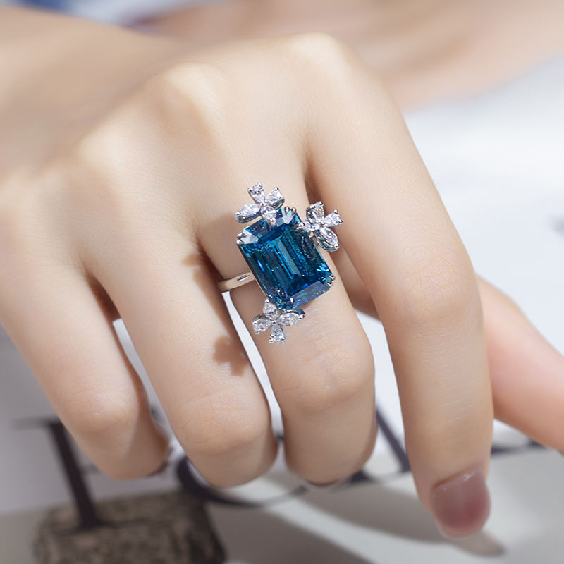 สีเงินน้ำเงิน