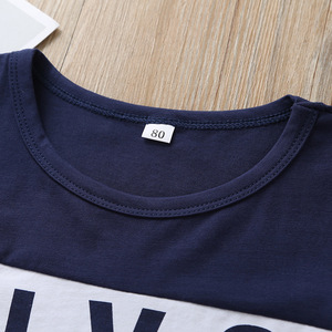 Vêtements de boutique pour enfants en gros, t-shirt pour garçon avec surpiqûres contrastées trois couleurs - Product Image 3