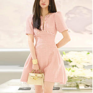 Élégante robe trapèze rose fleur de cerisier paillettes manches courtes décontractée pour les célébrités en mousseline de soie solide - Product Image 2