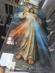 Panneau de verre décoratif imprimé avec portrait religieux, taille personnalisée, art décoratif en verre pour la décoration murale des églises et des maisons - Product Image 4