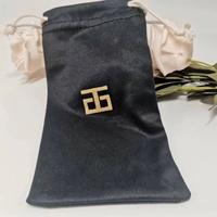 Pochette à cordon pour lunettes en microfibre écologique personnalisée Sac de lunettes de soleil portable à la mode avec sérigraphie en relief