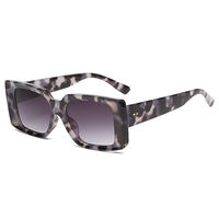 Lunettes de soleil carrées à branches larges avec logo personnalisé, faible MOQ, monture PC, motif floral écaille de tortue, fabricant OEM ODM, vente en gros