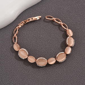 Bracciale a catena con pietra ovale a occhio di gatto, placcato oro 14K, gioiello delicato da polso, accessorio elegante e raffinato, regalo per donna. - Product Image 4