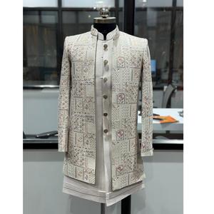 Sherwani long pour homme de qualité supérieure, costume indo-occidental 3 pièces, idéal pour les occasions de fête, disponible au prix d'usine. - Product Image 1