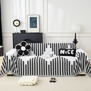 غطاء أريكة عصري من الشنيل مضاد للانزلاق بنمط هندسي جاكار قابل للتخصيص، بطانية قابلة للغسل في الغسالة مناسبة لجميع الفصول - Product Image 3