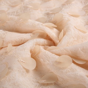 Tissu en mousseline de soie brodée 3D, nouveau Design, bon marché, rose, en crêpe pour robe de fille, vente en gros - Product Image 3