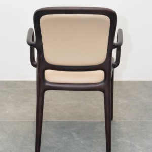 Chaise de salle à manger nordique de luxe, structure en bois massif, siège rembourré en cuir, dossier ergonomique, mobilier moderne pour la maison, l'hôtel, le restaurant - Product Image 4