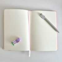 Carnet de notes LABON Kawaii Spring Cafe en cuir PU végétalien, papier crème 100 g/m², avec logo personnalisé et élastique