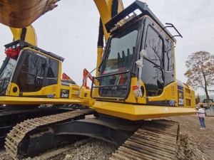 Miniexcavadora Komatsu PC220 usada, 22 toneladas, rendimiento seguro, estable, con peso operativo de 9 toneladas, componentes del núcleo del cojinete del engranaje - Product Image 6