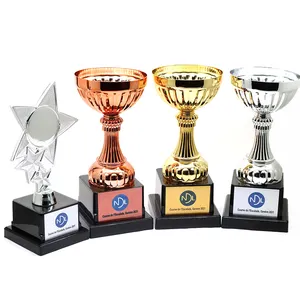 Groothandel Goedkope Custom Design Basketbal Baseball Bodybuilding Blank League Sport Award Metalen Trofee Cup