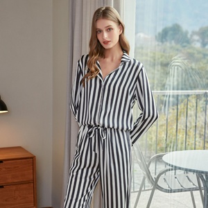 Vêtements de nuit pour femmes Cardigan d'été mignon <span class=keywords><strong>Ensemble</strong></span> de pyjama deux pièces Vente en gros <span class=keywords><strong>Ensemble</strong></span> de pyjama en satin pour femmes - Product Image 3