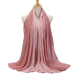 Hijabs de poliéster transpirables estirables con estampado liso de diamantes brillantes al por mayor para mujeres todas las estaciones - Product Image 5