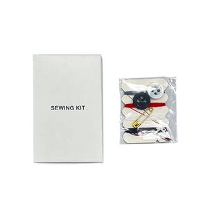 Mini kit de couture jetable en coton pour hôtel avec aiguilles et fils, idéal pour la maison, les voyages et les spas - Product Image 1