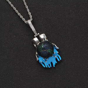 Pendentif Terre, bijoux hip-hop, accessoires, chaîne avec pendentif en zircon incrusté de cuivre. - Product Image 4