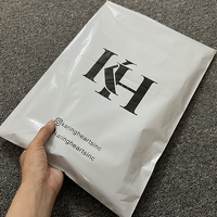 Logo personnalisé nouveau sac de courrier en plastique transport courrier affranchissement enveloppes emballage d'expédition vêtement blanc Poly Mailer sacs d'expédition