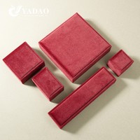 Boîte à bijoux de luxe en velours rouge YADAO, logo personnalisé pour collier, bracelet, pendentif, boîte à double anneaux, organisateur d'emballage