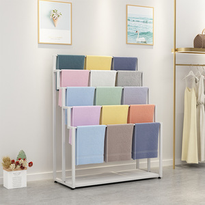 衣料品店用フロアスタンド式アイロン製スカーフ陳列スタンド（ホイール付き、スカーフ、パンツ、毛布などを掛けられる、多層収納、ゴールド） - Product Image 3