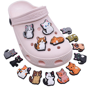 Nouveau Style Usine Stock En Gros Chaussures Charmes Mignon Chats Kitty Charmes PVC Caoutchouc Haute Qualité Boucle Décoration Chaussure Charmes - Product Image 3