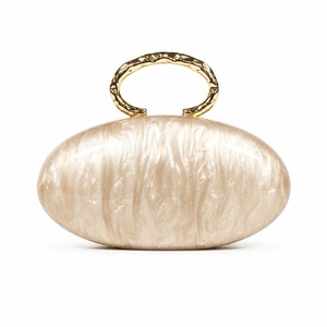 Nouvelle Pochette de Soirée de Luxe avec Poignée Anneau Doré, Sac à Main pour Femme Fait Main Motif Coquillage en Paille, Sac de Fête Élégant de Haute Qualité - Product Image 5