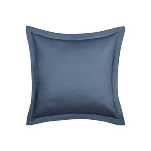 หมอนและผ้าห่มที่ให้ความอบอุ่นและสบาย ออกแบบมาเพื่อการนอนหลับอย่างสบาย ให้สัมผัสนุ่มนวล ผ่อนคลาย เหมาะสำหรับห้องนอน ห้องนั่งเล่น และการใช้งานในชีวิตประจำวัน - Product Image 1