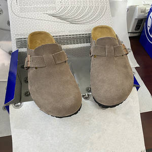 Sandalias de corcho Boston de fabricante OEM, toboganes Unisex inspirados en Birkenstocks de cuero de vaca con pie anatómico, Zapatillas de casa - Product Image 1