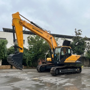Excavatrice sur chenilles d'occasion Hyundai 220LC-9s 210W-9, 22 tonnes, modèle 2023, moteur et pompe, capacité de godet 1,5 m³, testée et inspectée - Product Image 4