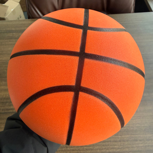 Ballon de basket silencieux en mousse PU avec logo, taille personnalisée 7, mini ballon silencieux pour intérieur, maison, enfants, jouets rebondissants - Product Image 1