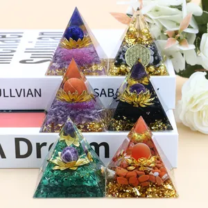 Vendita all'ingrosso calda piramide di cristallo di alta qualità la piramide del loto di cristallo di guarigione per la decorazione