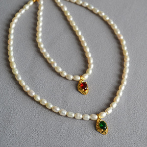 בציר טבעי פרל סגלגל רובי קסם שרשרת מים מתוקים פרל שרשרת עם אמרלד קסם - Product Image 3