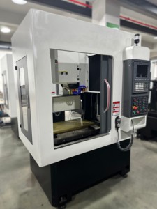 เครื่องเจาะและต๊าปอัตโนมัติ L550 พร้อมระบบ ATC ระยะเคลื่อนที่ 400x500x200 มม. พร้อมอุปกรณ์เสริมขนาด 500x400 มม. สำหรับชิ้นส่วนเครื่องจักรกล - Product Image 1