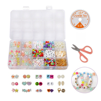 Kit de fabrication de bracelets DIY à 15 compartiments, perles acryliques lettres alphabet, perles coquillages en vrac avec cordon élastique pour la création de bijoux