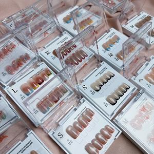 <span class=keywords><strong>Ongles</strong></span> press-on faits main personnalisés avec logo OEM, courts, forme amande, double couche, en boîte, fourniture directe usine - Product Image 1