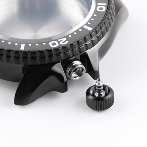 SKX007 นาฬิกาข้อมือผู้ชายรุ่นดัดแปลง ตัวเรือนสแตนเลสสตีลเคลือบ PVD สีดำ พร้อมกลไกอัตโนมัติ NH35  หน้าปัดเรียบไม่มีโลโก้  แสดงวันที่และวันในสัปดาห์  เรืองแสง - Product Image 4