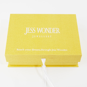 New Custom Printing Girls Acrylic Fashion Small Packaging Gift Box Magnetic Box - Product Image 2