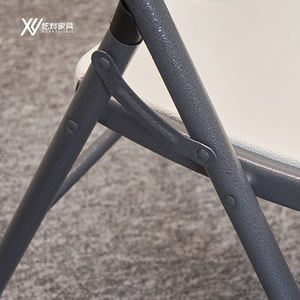 सफेद प्लास्टिक तह कुर्सी आउटडोर शिविर कार्यक्रम पार्टी खाने के लिए भोजन कुर्सी अवकाश - Product Image 4