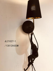 Commercio all'ingrosso decorazione animale in resina personalizzata a Led divertente serie di <span class=keywords><strong>animali</strong></span> pavone giraffa lampada a pappagallo di cavallo da notte luce animale lampada da tavolo - Product Image 2